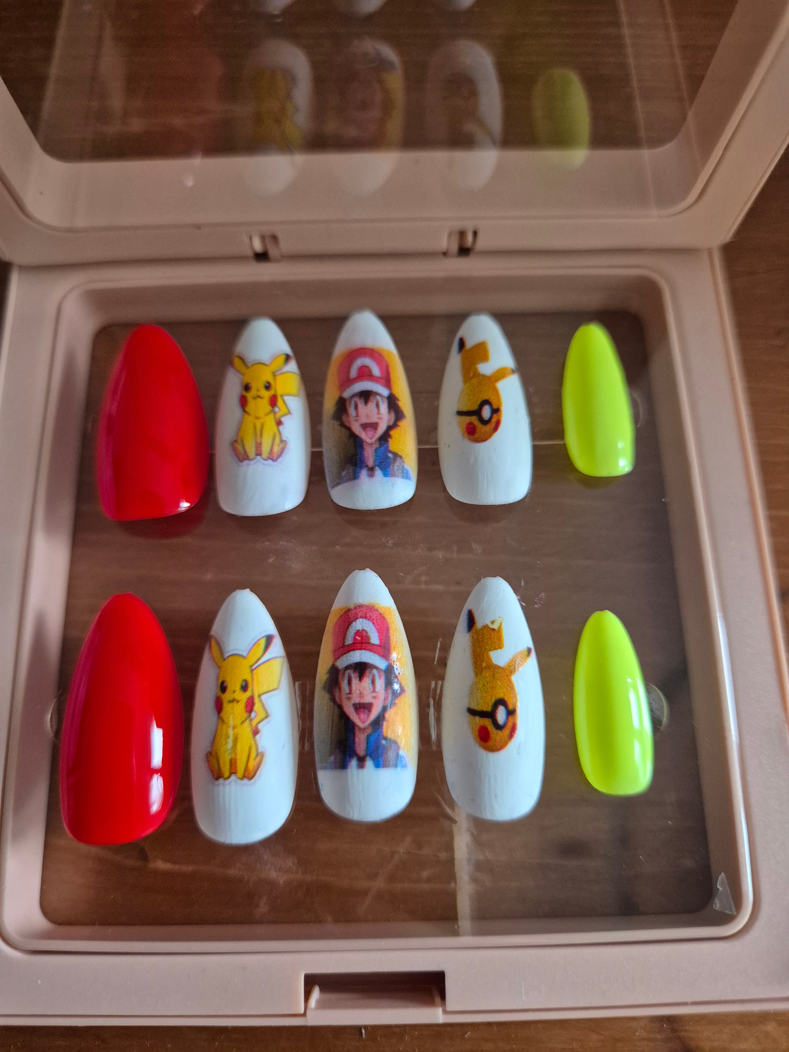 Ongles personnalisé - pikachu