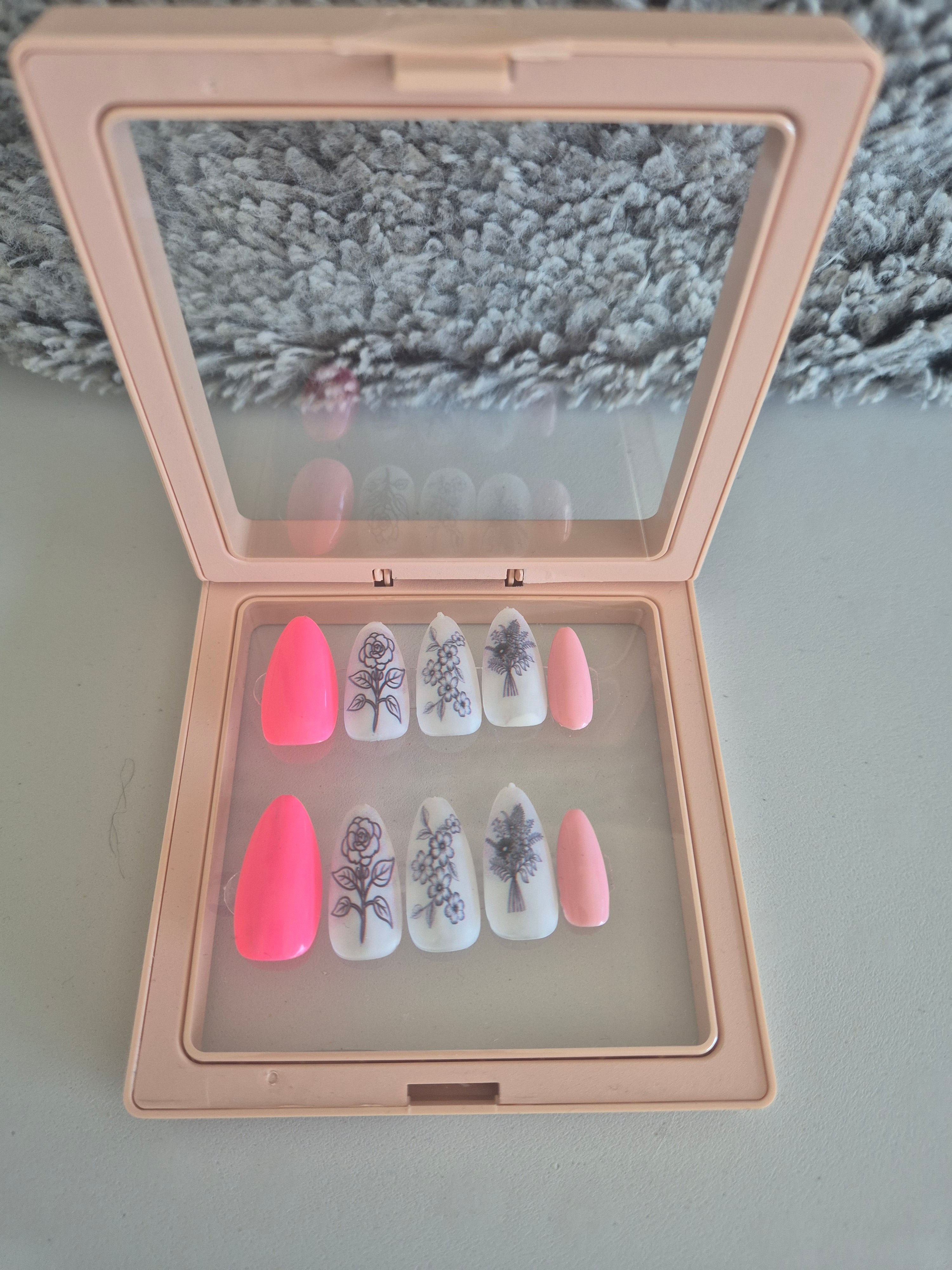 Ongles personnalisé - fleur